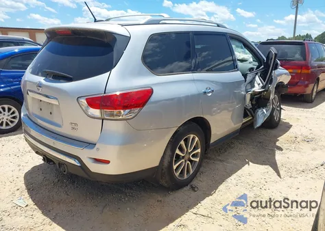 2015 Nissan Pathfinder Sv z USA, uszkodzony, nr VIN 5N1AR2MM6FC668911